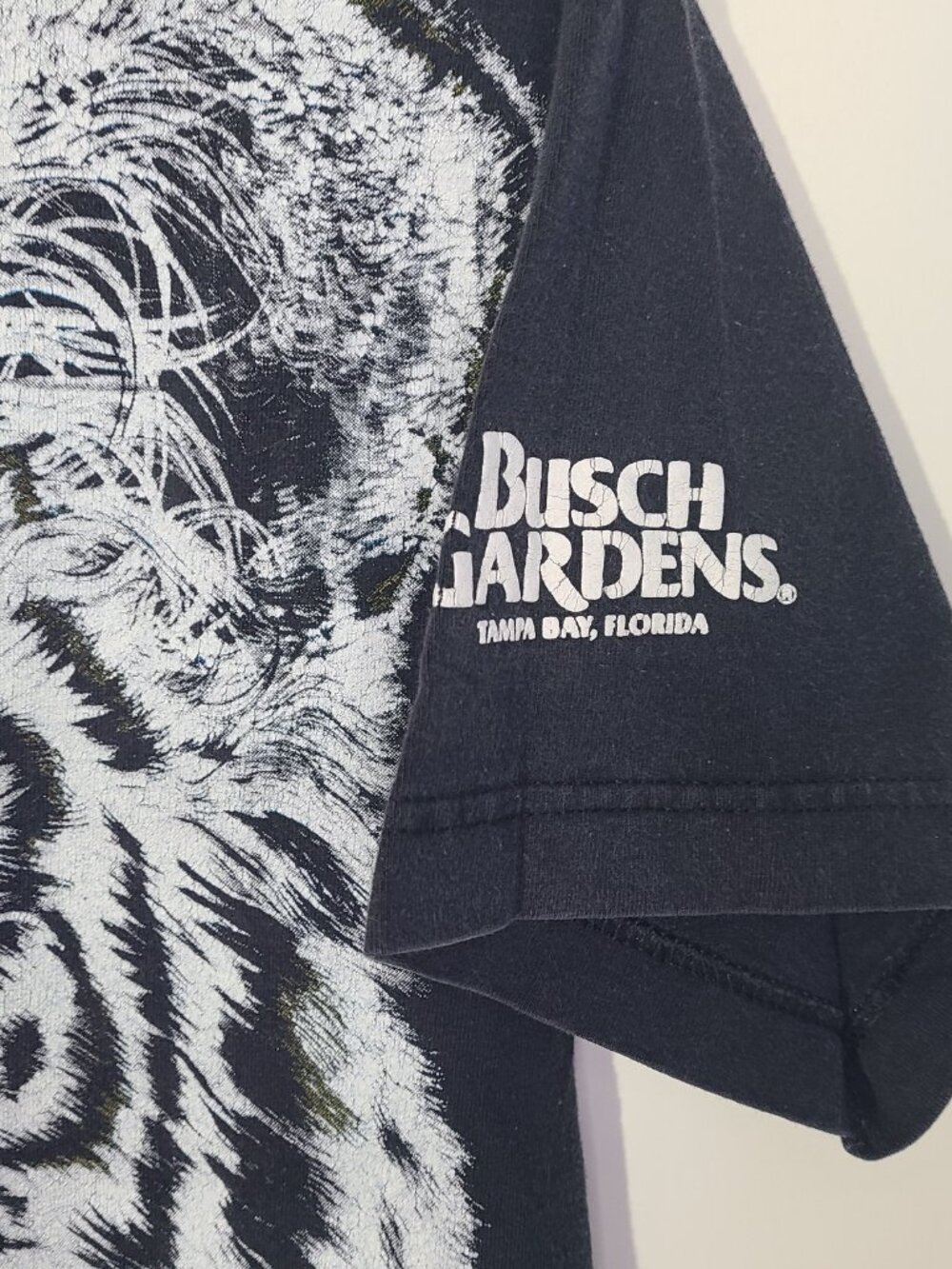 Vtg 90s Busch Gardens White Tiger "Extinction Is Forever" Black Faded Medium Tee - Picture 2 of 5